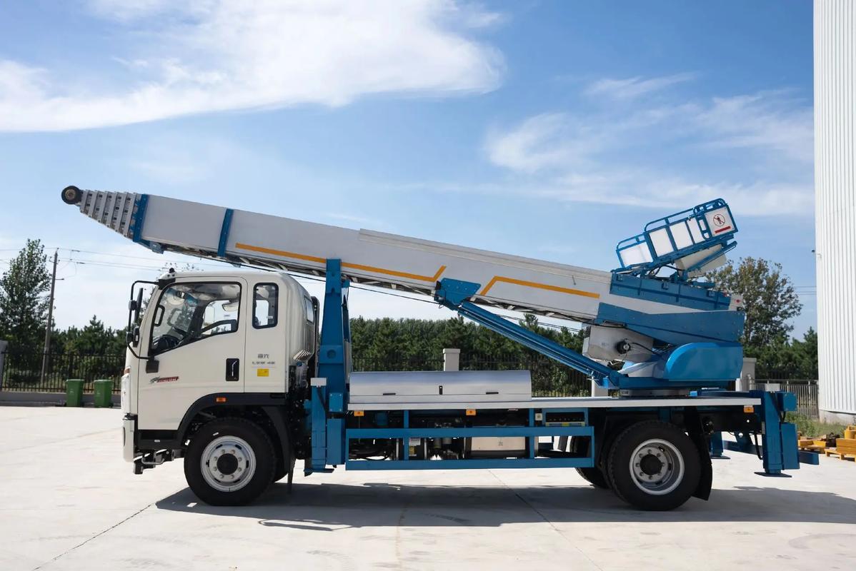 嘉陵云梯上料车租赁费用