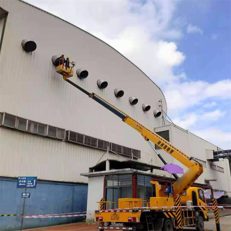 嘉陵高空作业车出租服务：专业广告牌安装解决方案